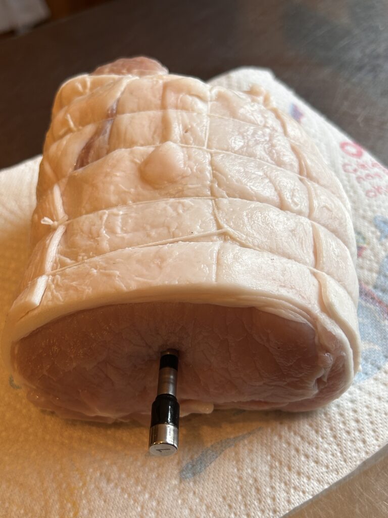 Rôti de porc avec une sonde à coeur